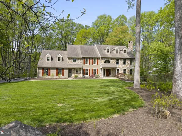 1653 Waterglen Dr, West Chester, PA 19382