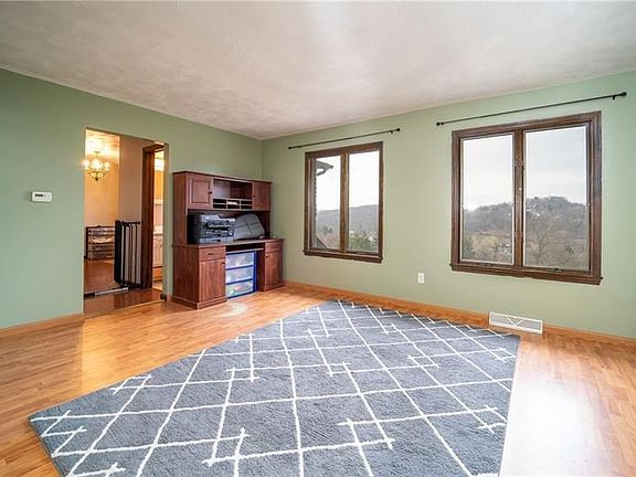 5th image of 930 Darlington Ave