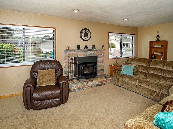 3rd image of 4840 Patricia Dr