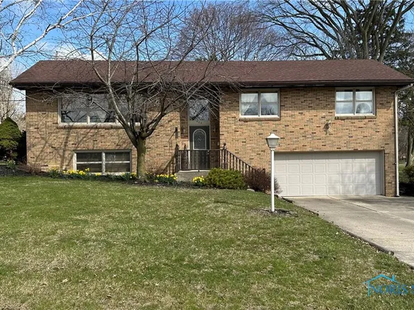 208 Elm Dr, Upper Sandusky, OH 43351
