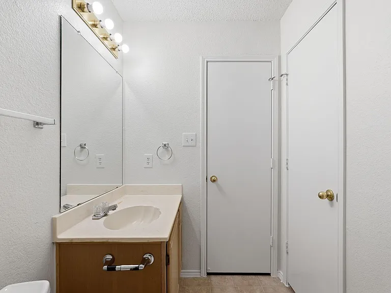 2833 Hidden Springs Dr — Photo 15