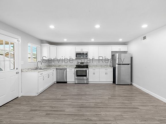 3rd image of 5936 W Seldon Ln