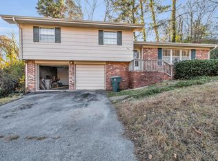 5810 Northwoods Dr, Hixson, TN 37343