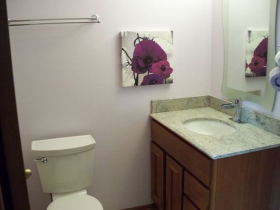 Updated full bath, new fixtu