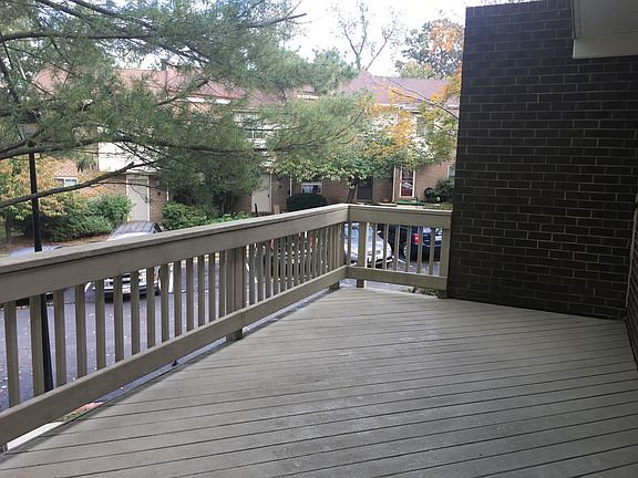3rd image of 22 Gentry Ct