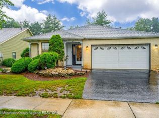 42 Peasley Dr, Marlboro, NJ 07746