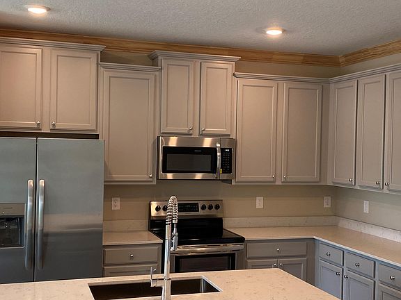 4th image of 4170 Clifden Dr