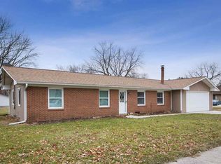 5 E Chestnut St, North Liberty, IA 52317