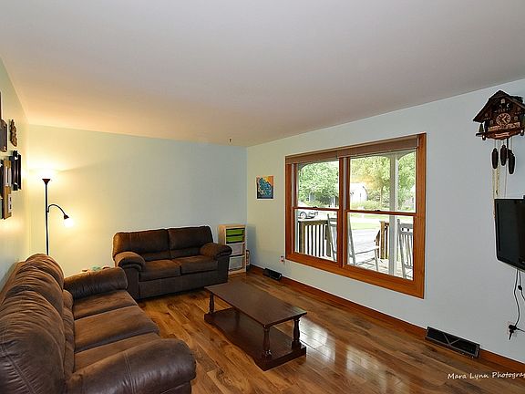 3rd image of 1211 Brandywine Cir