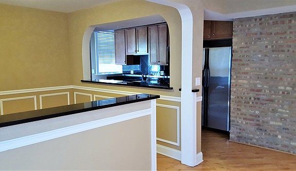5th image of 6114 N Claremont Ave #2