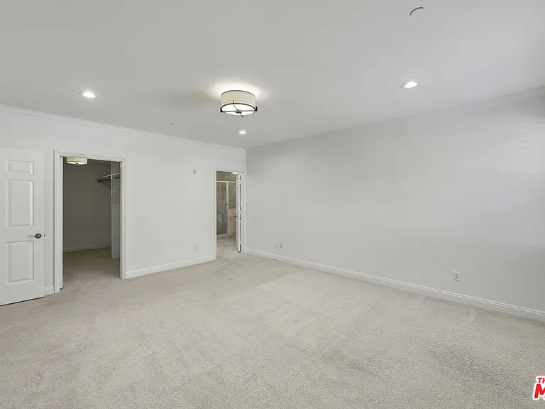 1820 Benecia Ave #402 — Photo 61