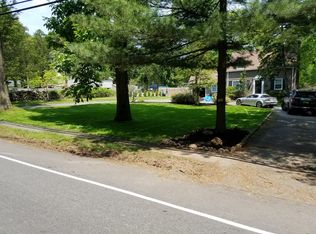 96 W Hobart Gap Rd, Livingston, NJ 07039