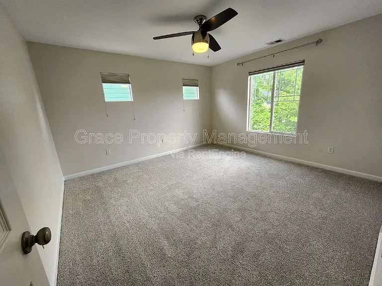 4731 Lucca Dr — Photo 17