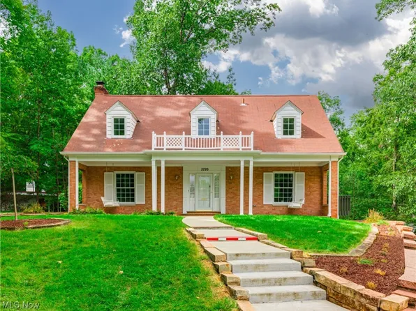 2720 Susan Ln, Cuyahoga Falls, OH 44223