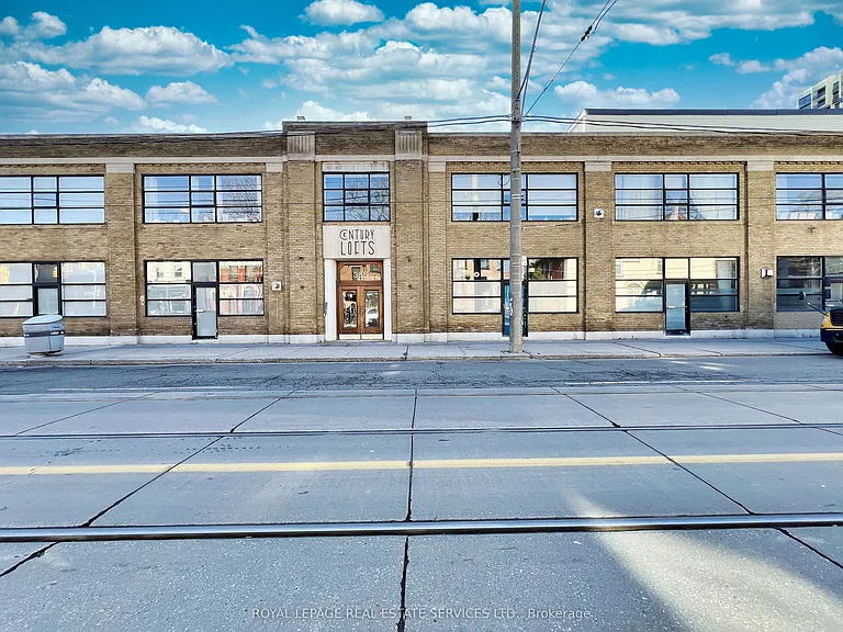 365 Dundas St E #201 — Photo 2