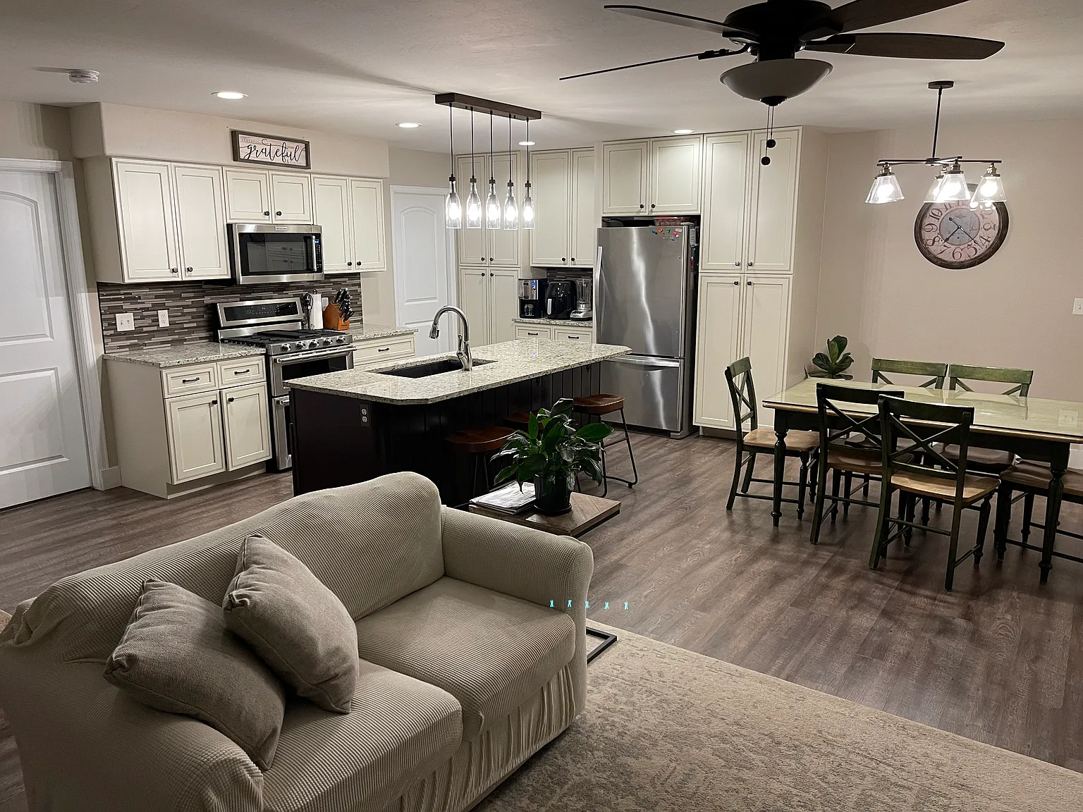 4 bed, 3.5 bath, 1772 sqft, $4,250 — Photo 4