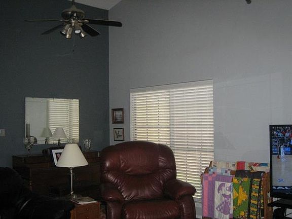 3rd image of 7517 Mayfair Cir