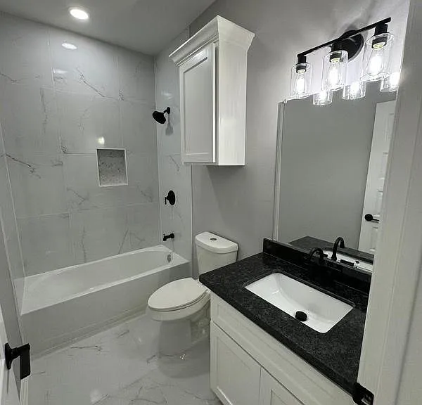 450 Tamarindo Ln — Photo 2