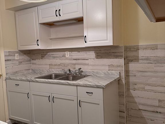 2nd image of 208 N Belmont Ave #206