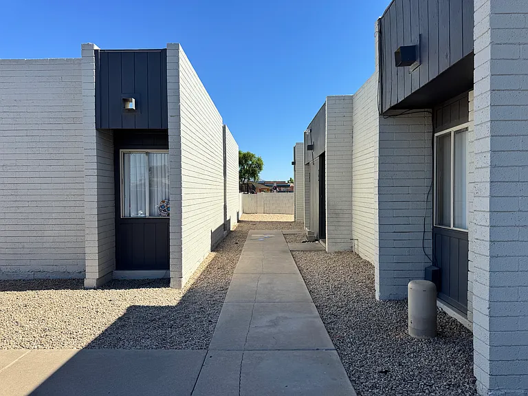115 W Hill Dr #11 — Photo 6