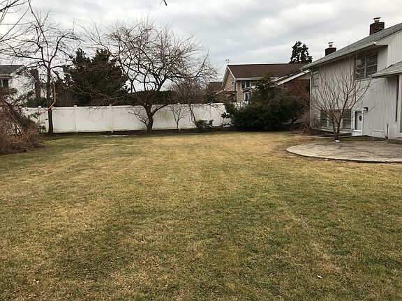 3rd image of 122 Bayside Dr