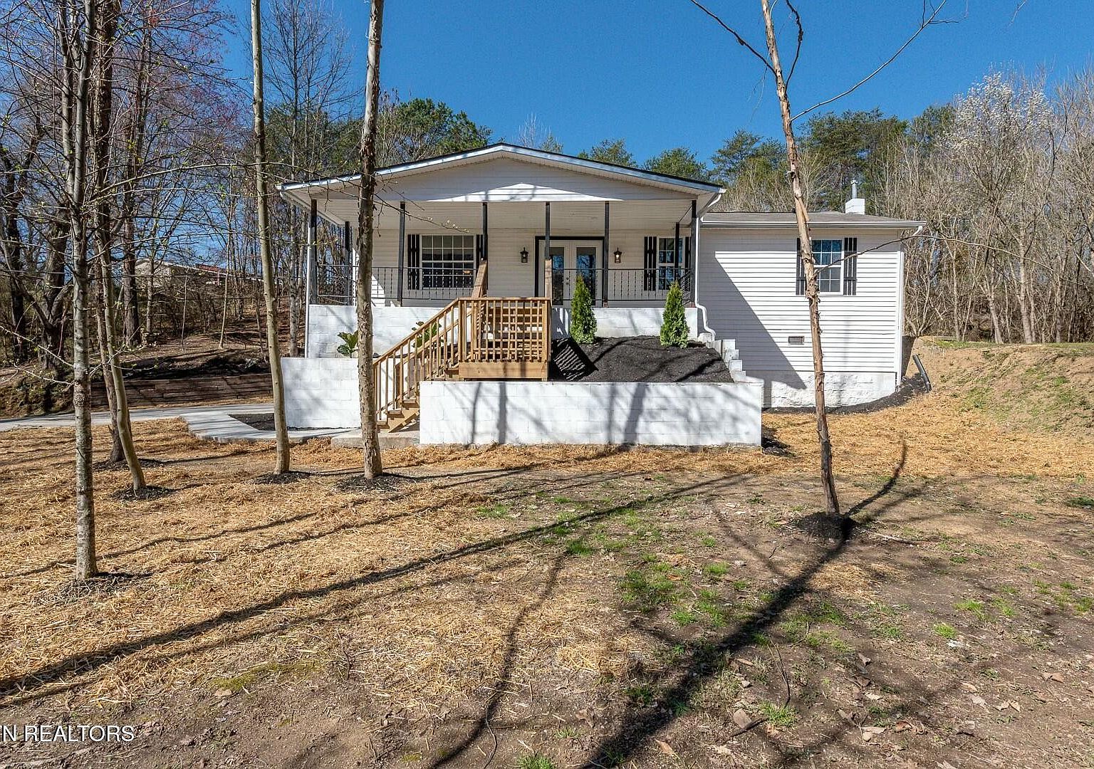 2055 Lake City Hwy, Clinton, TN 37716 | Zillow