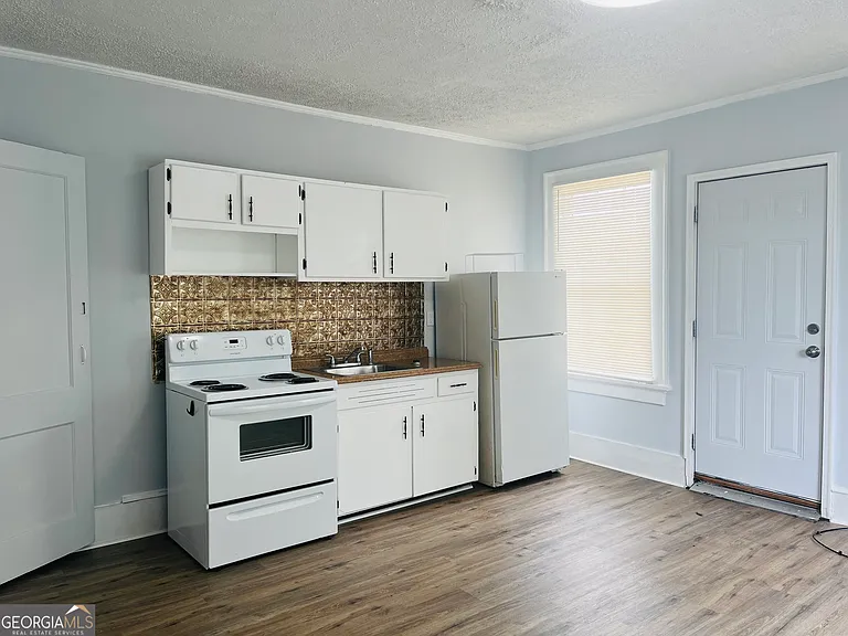 504 Broad St #7 — Photo 4