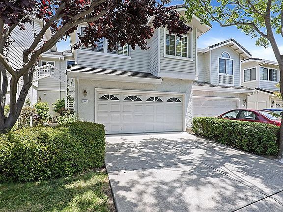 2nd image of 302 W Meadows Ln