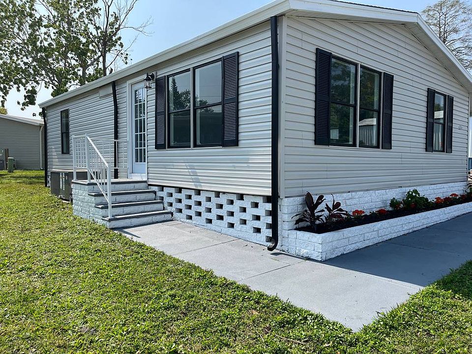 1st image of 3704 Spinnaker Dr