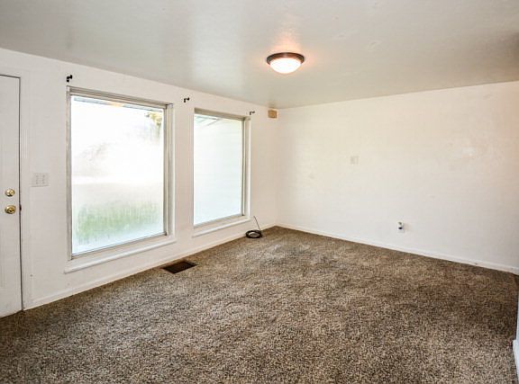 4th image of 980 E Elva St