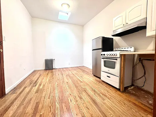 Rented by Coda Real Estate NYC | media 11