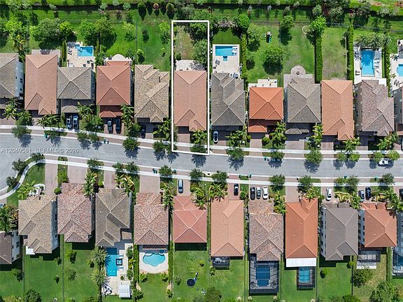 4th image of 8530 Miralago Way