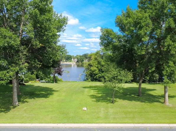 855 Otter St SW, Hutchinson, MN 55350