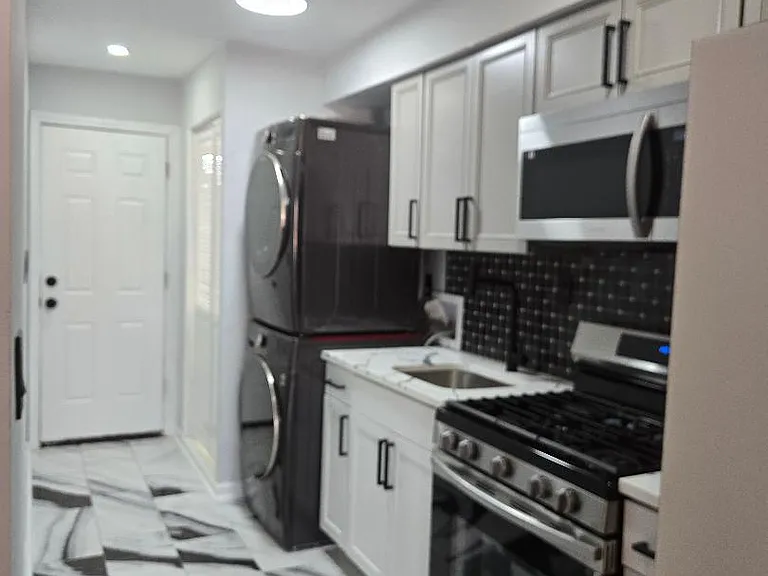 5433 C St SE #2 — Photo 3