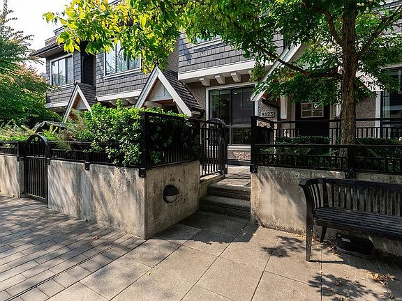3rd image of 8123 Shaughnessy St