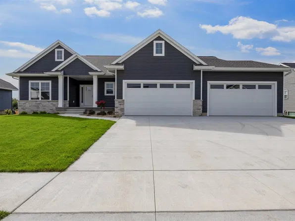 3007 Prairielight Ct, Hiawatha, IA 52233