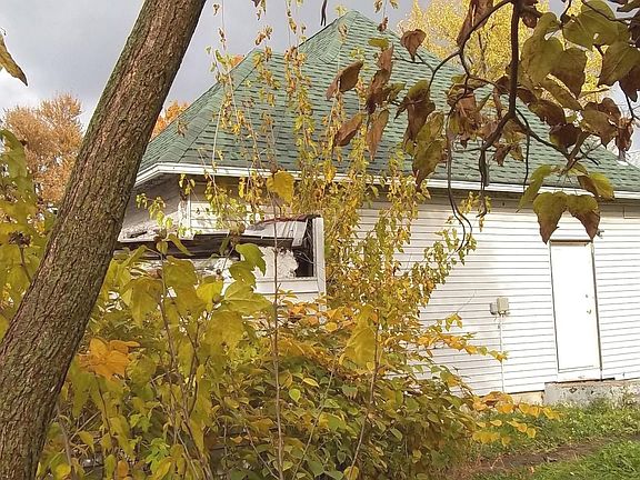 3rd image of 1431 Oakland Pkwy