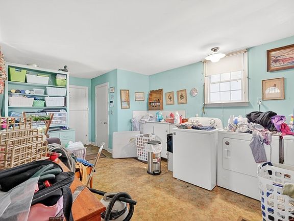 5th image of 1400 W Lane St