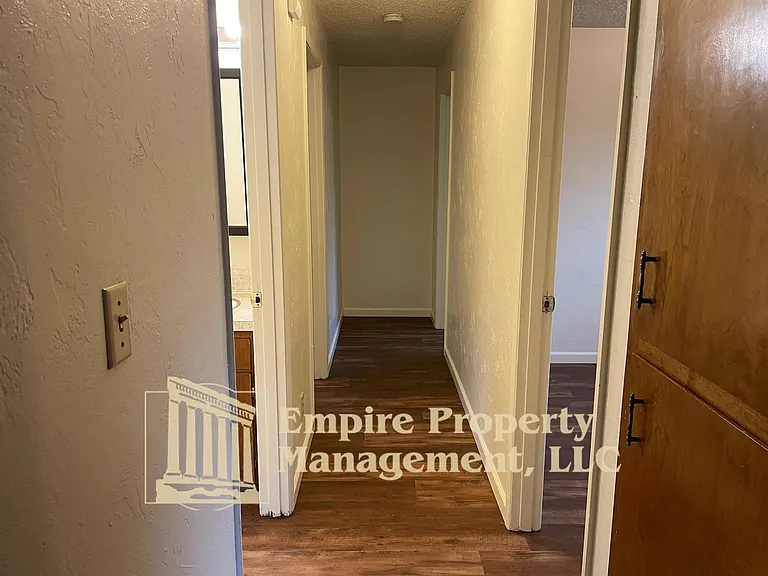 1297 Waite St — Photo 7