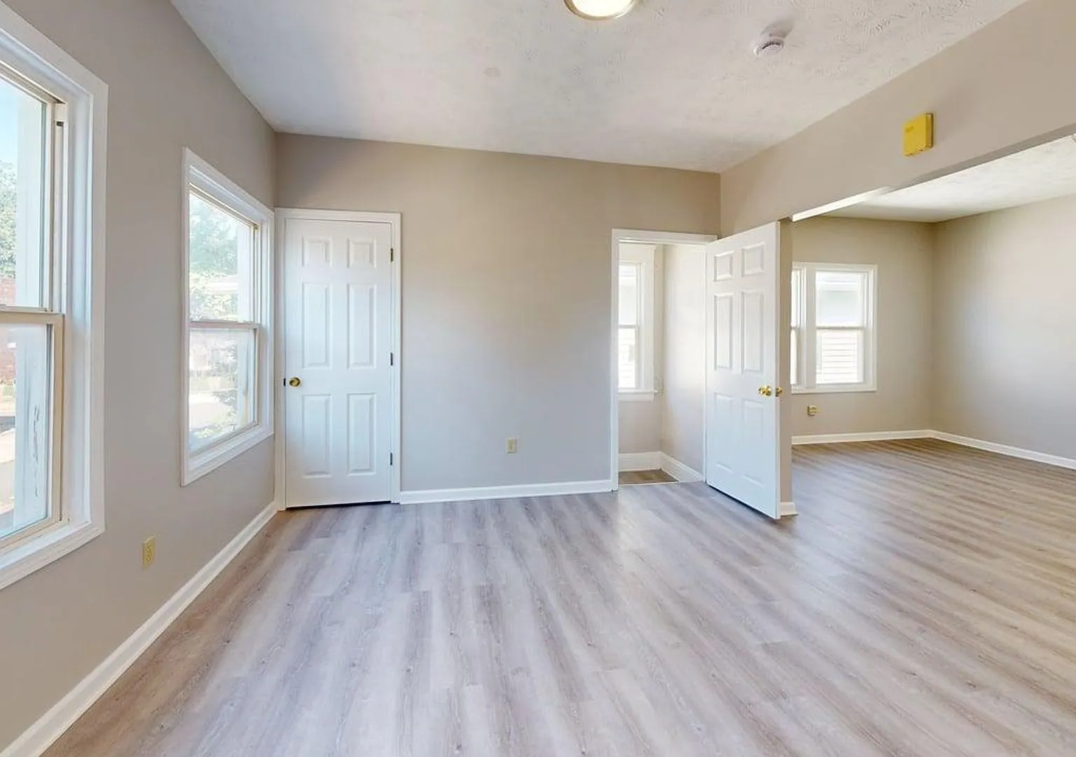 877-879 Rudyard Rd, Cleveland, OH 44110 — Photo 2