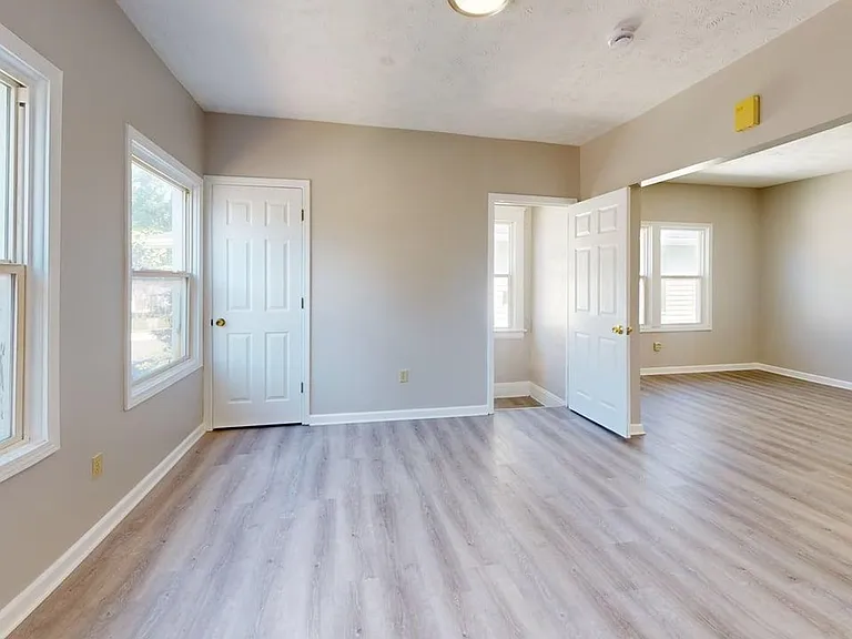 877 Rudyard Rd — Photo 2