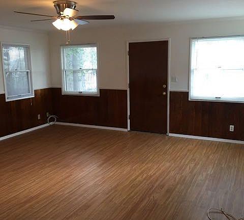 3rd image of 4630 Florida St