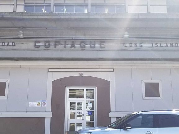 4th image of 35 Vespucci Ave