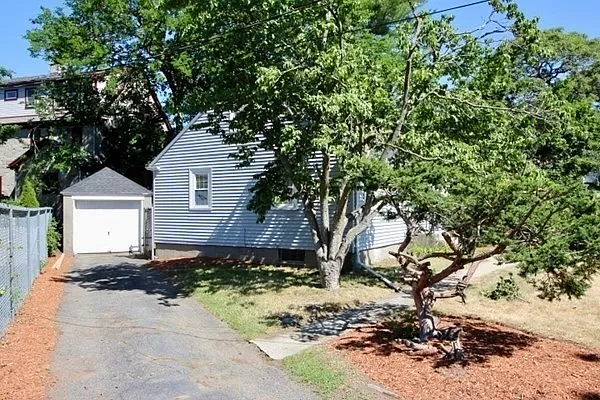 20 Orlando Ave — Photo 3