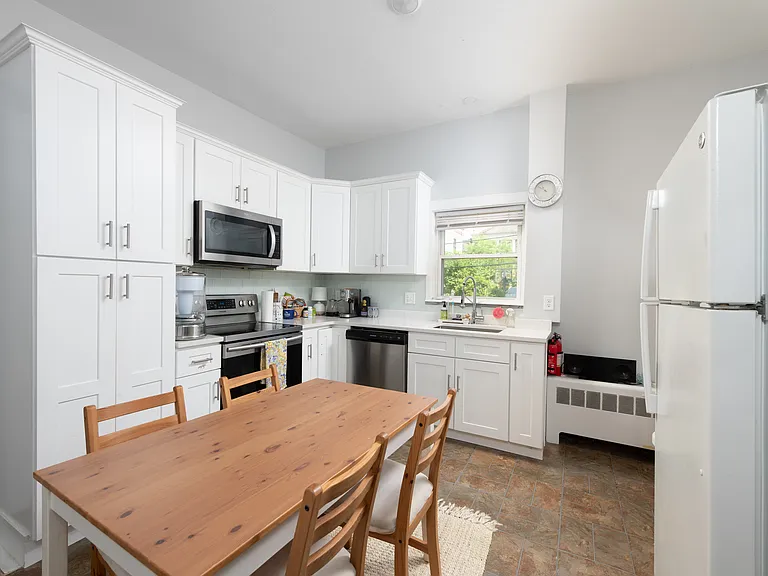 31 Kent Sq #1 — Photo 6