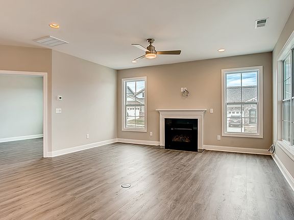 2nd image of 501 Lavender Ln