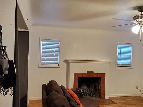 3rd image of 2044 E Michigan Ave