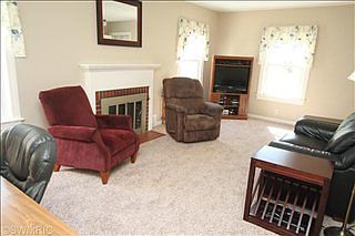 5th image of 1533 Winton Ave