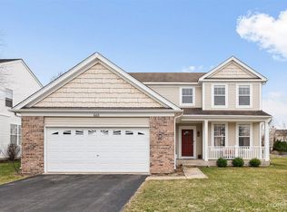 688 Stewart Ave, North Aurora, IL 60542