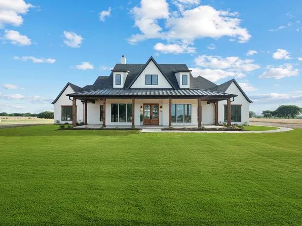 12100 Riek Rd, Krum, TX 76249